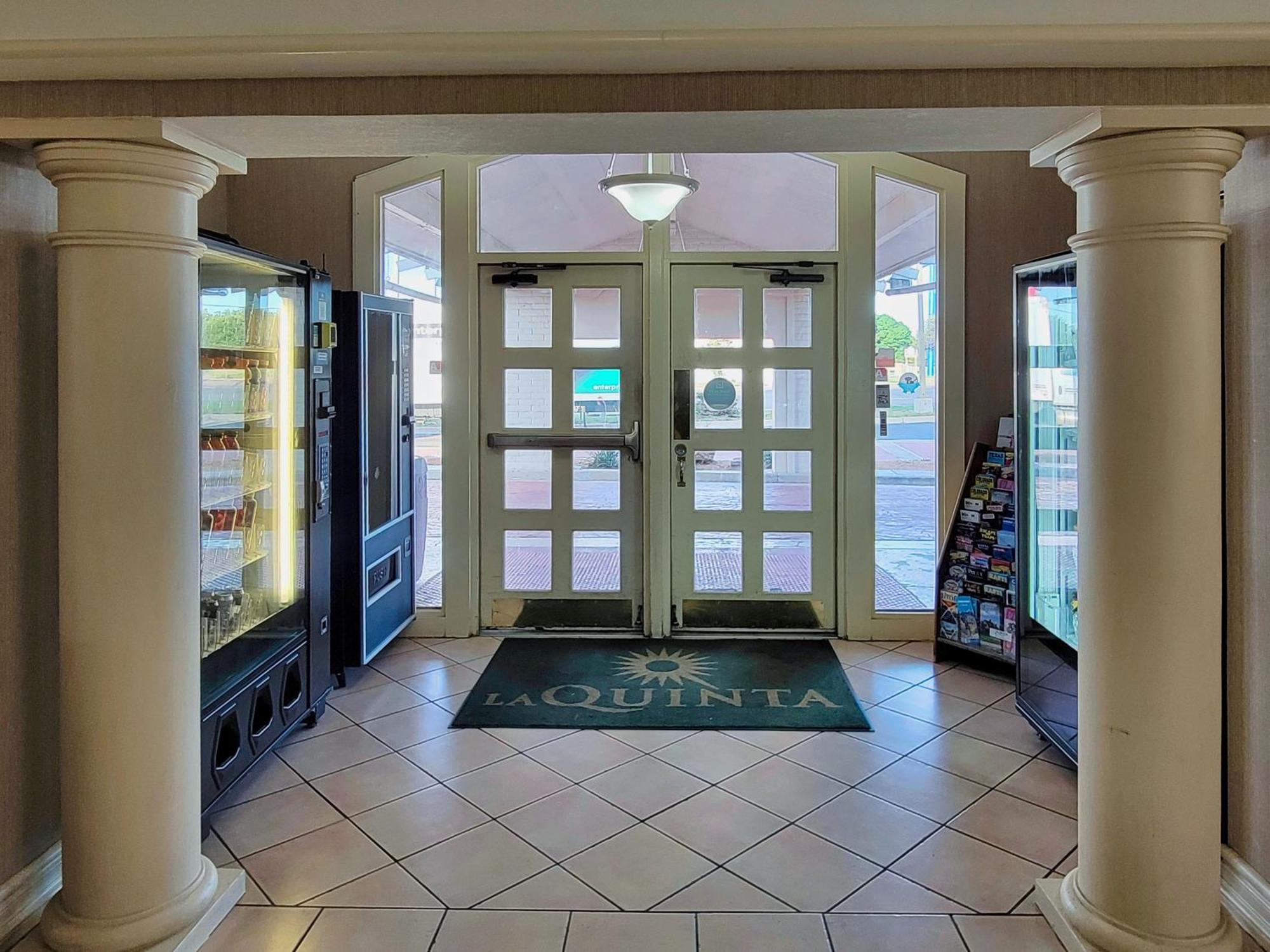 La Quinta Inn By Wyndham Amarillo West Medical Center Exterior photo